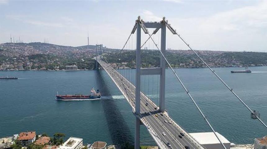 K&ouml;pr&uuml;de esrarengiz intihar