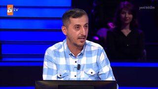 Kim Milyoner Olmak İster yarışmacısı Ali Uçar kimdir? Metroda çekildiği fotoğrafıyla meşhur olmuştu...