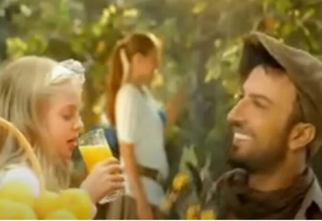 İpek Filiz Yazıcı yıllar &ouml;nce Tarkan&rsquo;la aynı reklamda rol aldı