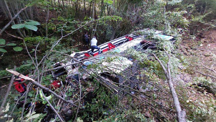 Samsun'da korkunç kaza! Yolcu otobüsü 150 metreden dereye yuvarlandı: Ölü ve yaralılar var G4