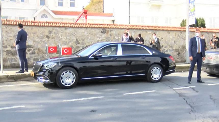 Cumhurbaşkanı Erdoğan Kasımpaşa'dan tanıdığı kafe sahibi ile sohbet etti