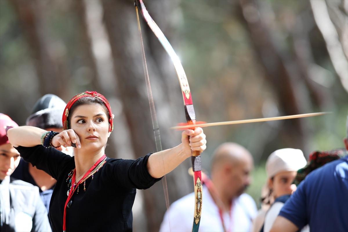 Geleneksel T&uuml;rk Ok&ccedil;uluğu Ruz-I Kasım Koşusu Adana'da başladı
