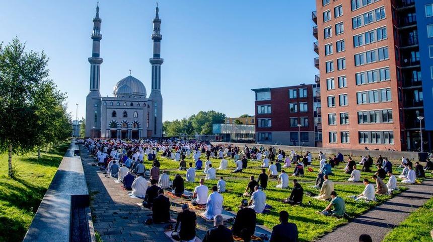Hollanda'da belediyelerin gizlice camileri izlediği ortaya çıktı: Ankara hukuki girişimde bulunmaya hazırlanıyor