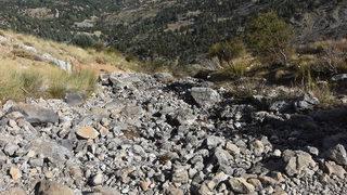 Yazın farklı, kışın farklı yöne akıyor! Uçarsu Şelalesi ilk kez kurudu