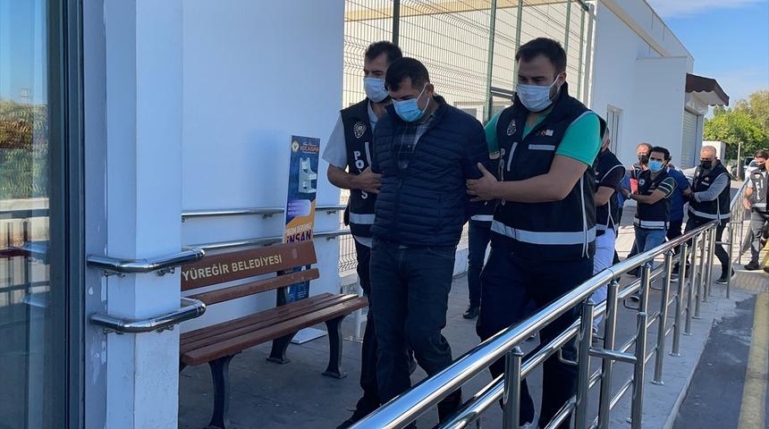 Adana'da devletin zarara uğratılmasıyla ilgili yakalanan 86 zanlı adliyede
