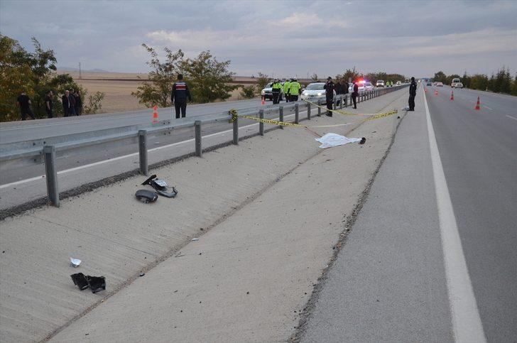 Karaman'da lise öğretmeni motosiklet sürücüsü kazada hayatını kaybetti G1
