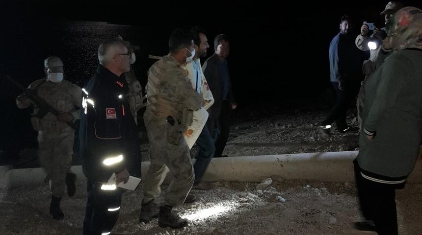 Adıyaman'da gölette mahsur kalan kişi kurtarıldı