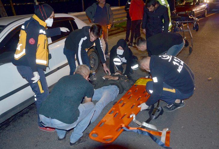 Kocaeli'de otomobilin bariyere çarptığı kazada 2 kişi yaralandı
