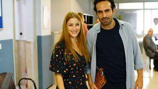Hazal Kaya ve Buğra Gülsoy'un yeni dizisinin adı Misafir oldu!