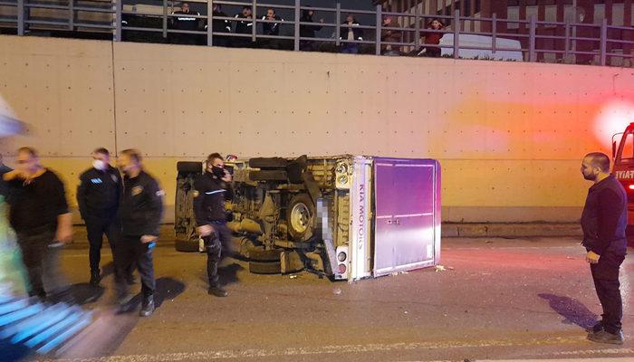 TEM Bağlantı Yolu'nda trafiği durduran kaza: 2 yaralı!