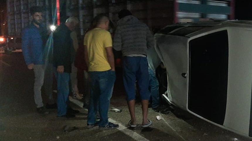 Takla atan araçta sıkışıp kaldılar! Korkunç kaza