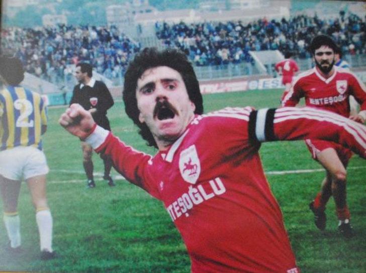 Emin Kar kimdir, neden öldü? Eski Samsunspor Kulübü futbolcusu ve başkanı Emin Kar kaç yaşındaydı? G2