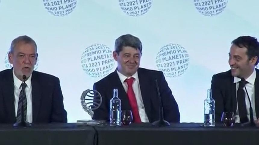 'Carmen Mola' isminin arkasından 3 erkek yazar çıktı