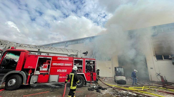 GÜNCELLEME - Eskişehir'de ambalaj fabrikasında çıkan yangın kontrol altına alındı G2