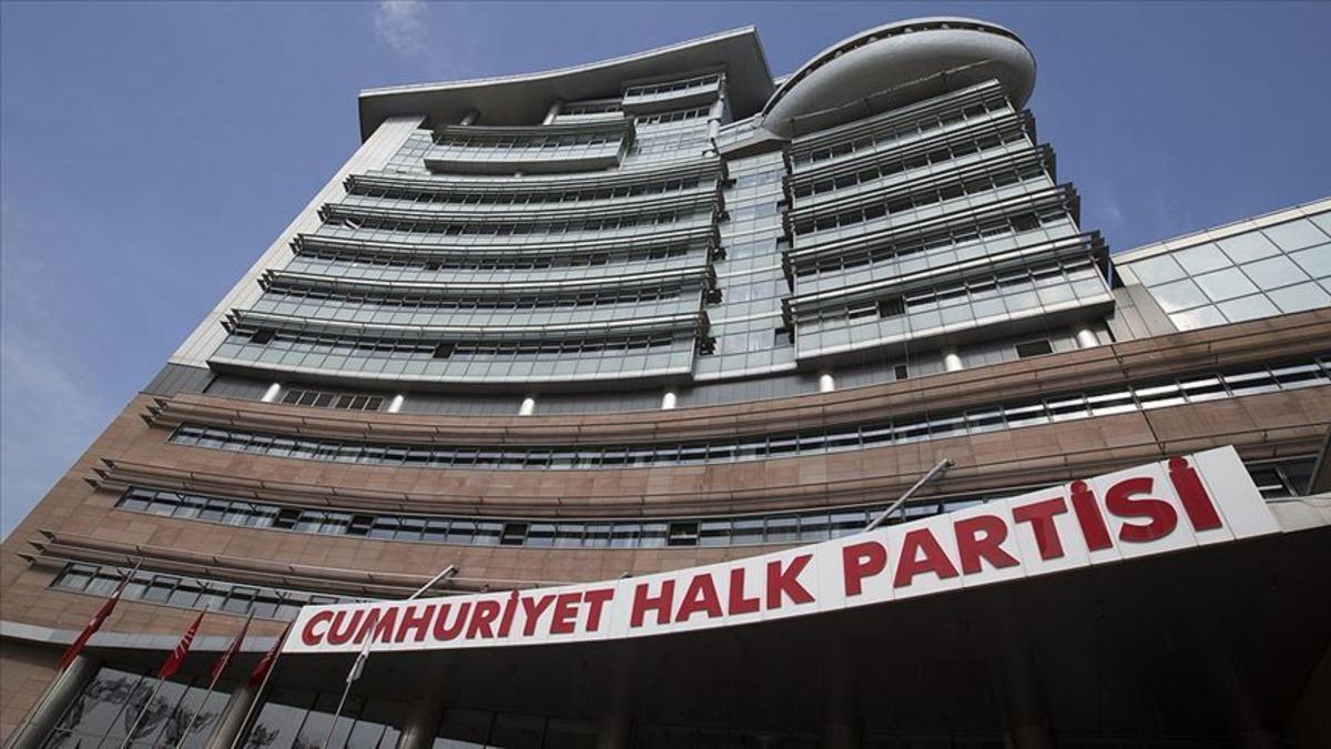 Erkan Baş tan Özgür Özel e teklif! Gündem yaratan iddia: CHP den ihraç edilenler TİP e 1