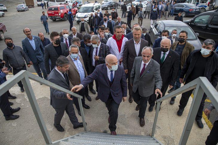 Erzurum'da 10 dönüm alana kurulan canlı hayvan pazarı açıldı G1