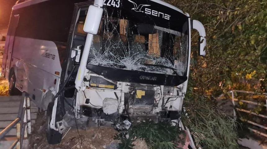 Antalya’da 7 aracın karıştığı kazada ortalık savaş alanına döndü: 1 ölü, 8 yaralı