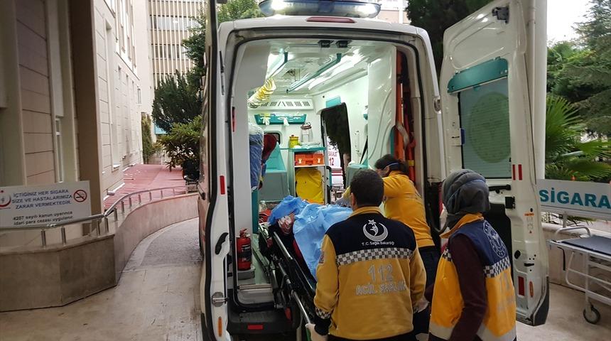 Kocaeli'de, boşanma aşamasında olduğu eşini bı&ccedil;akla yaralayan ş&uuml;pheli tutuklandı