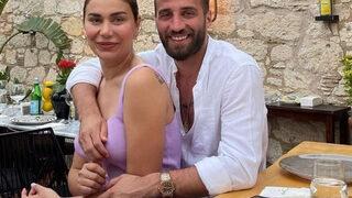 Ebru Şancı kocası Alpaslan Öztürk ile poz verdi! Sosyal medya yıkıldı