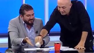 Ne içiyorsun Rasim dedi, bardağını boşalttı! Herkesi şoke eden sözler