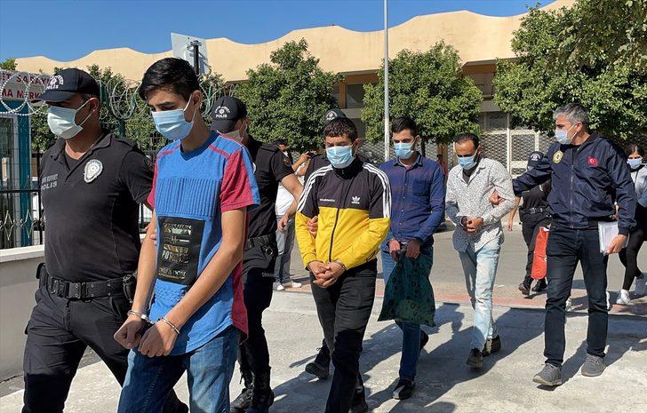 Mersin'de terör örgütü propagandası yaptıkları iddiasıyla yakalanan 4 zanlı tutuklandı G2