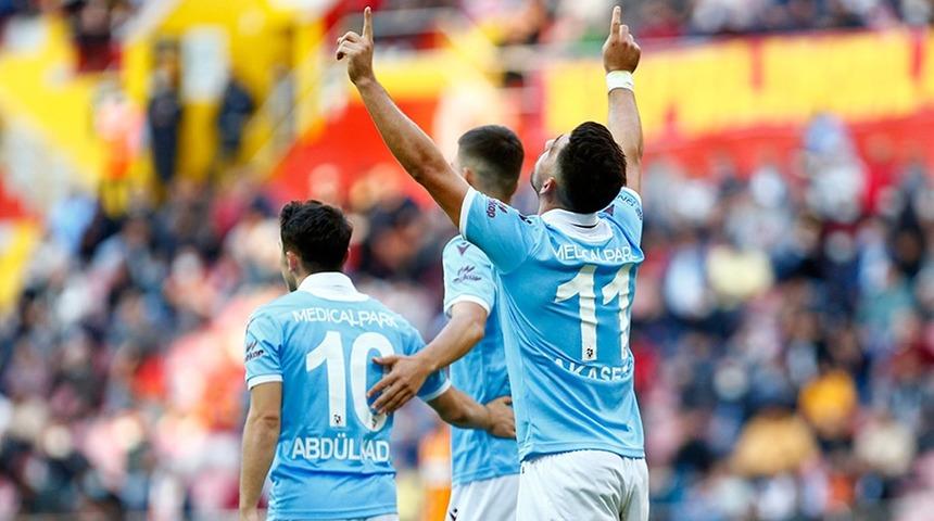 Bakasetas Sörloth'u solladı