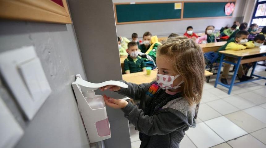 Covid: Türkiye'de okullarda koronavirüs vakaları artıyor mu? MEB, Eğitim-Sen ve TTB ne diyor?
