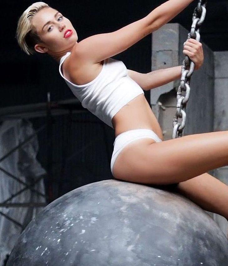 Miley sires nakt