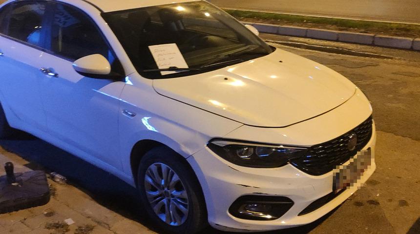 Otomobil camına bırakılan not takdir topladı