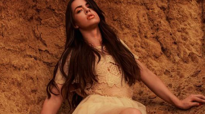 Sosyal medya eleştirilerine sert cevap verdi: Dikkat çekmeye çalışmıyorum