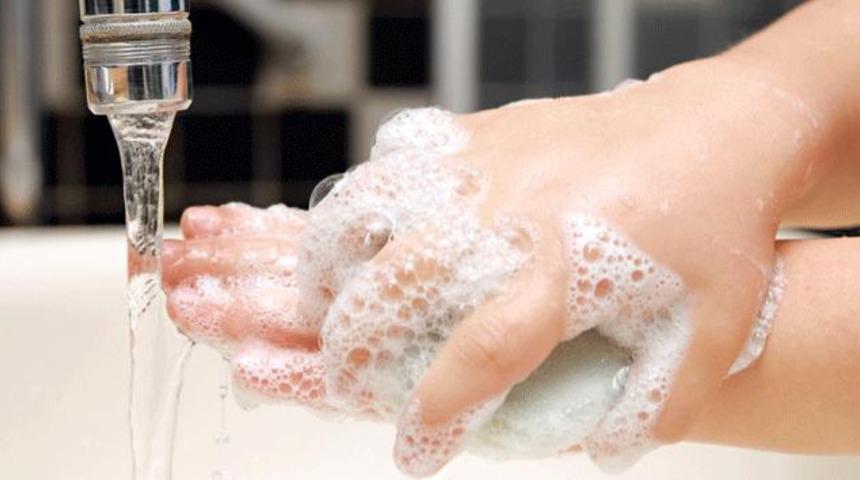 El terlemesi tedavisinde 'İyontoforez'