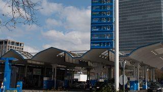 Fiyatlar rekor seviyelere ulaştı! Benzin için ülke değiştiriyorlar