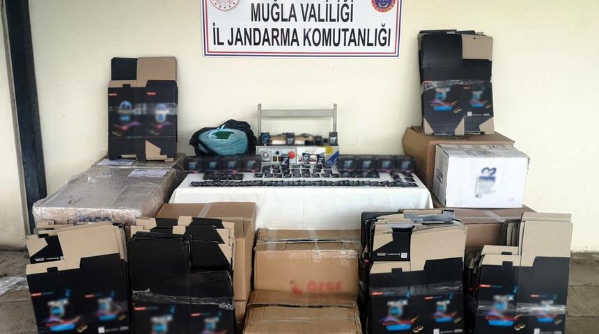 Cinsel içerikli sahte haplar! Evde üretip sosyal medyadan piyasaya sürdü