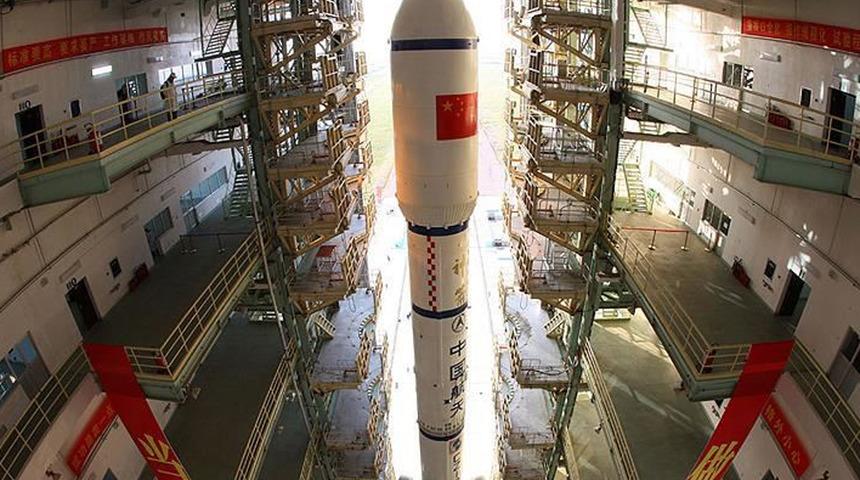 Çin, dünyanın en güçlü katı yakıtlı roket motorunu test etti