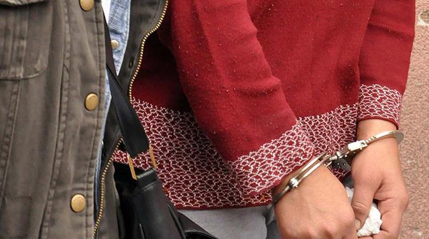 İzmir merkezli 5 ilde FETÖ'nün kadın yapılanmasına operasyon