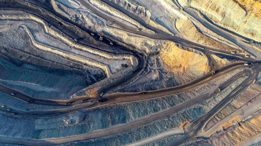 İklim değişikliği: Hükümetler vaatlerinin iki katı fosil yakıt üretimi planlıyor