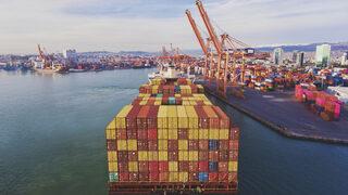 Limanlarda elleçlenen konteyner ve yük miktarı arttı