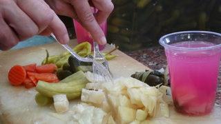 Tüketimi iki katına çıktı ama dikkat! Bu hastalıkları olanlar turşu yemesin