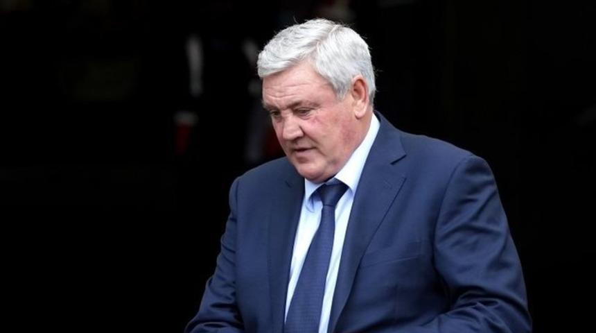 Newcastle United, Suudi Arabistan destekli konsorsiyuma satılmasından iki hafta sonra menajeri Steve Bruce'la yollarını ayırdı