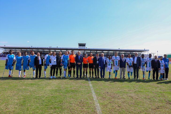 Bakan Soylu, Ampute Futbol Türkiye Kupası maçında başlama vuruşunu yaptı G5