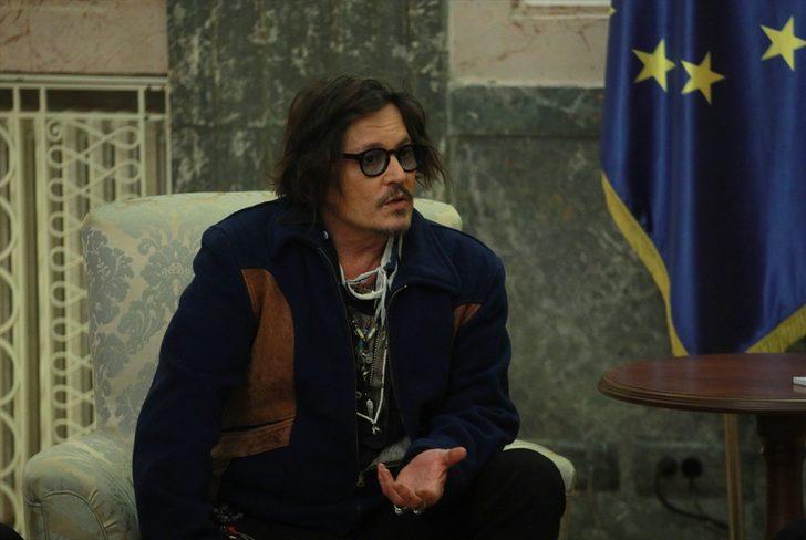 Johnny Depp 'Puffins' animasyon dizisinin tanıtımı için Sırbistan'a gitti