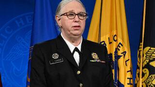 ABD'nin ilk açık trans oramirali Rachel Levine yemin etti