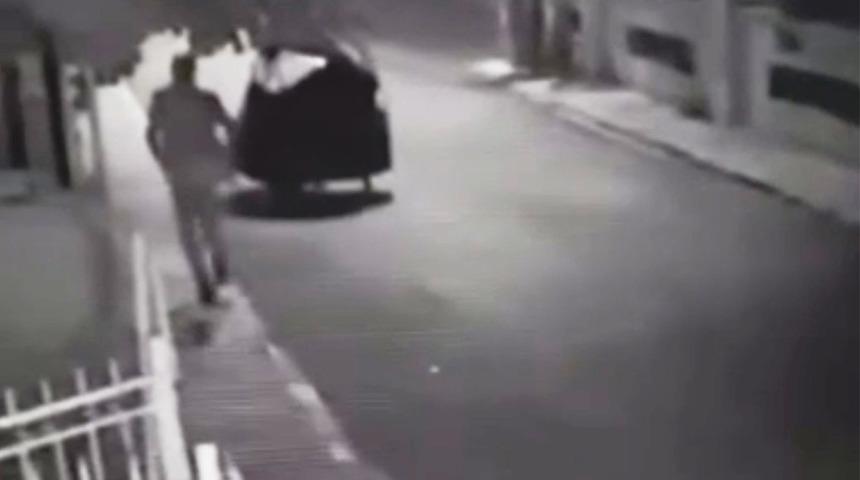 Camiden çaldıkları "Pes" dedirtti! O anlar kamerada