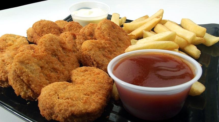 Evde nugget yapmak hayal değil! Diyet bozduran evde nugget tarifi