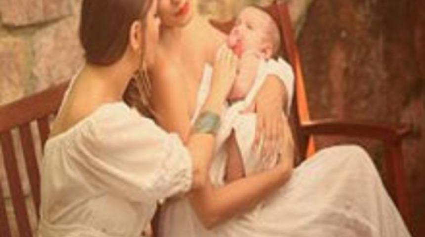 Bebekleriyle Poz Verdiler