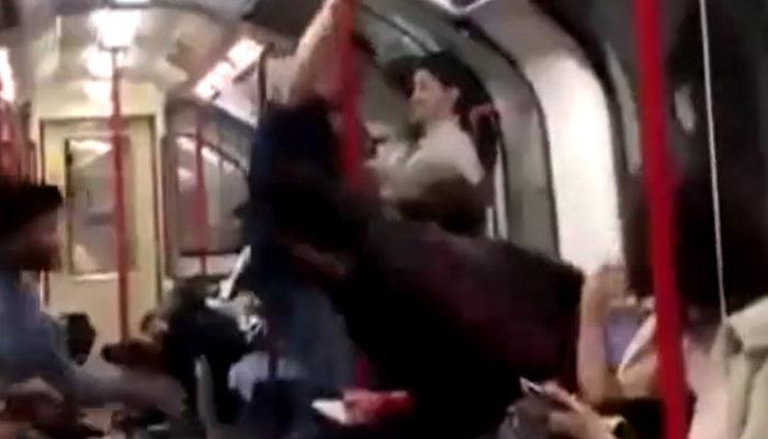 Genç kadına metroda kabusu yaşattı! ''Irkçı saldırı''