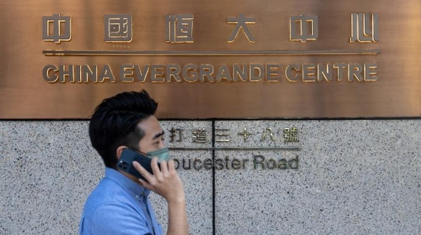 Evergrande hisseleri y&uuml;zde 14 değer kaybetti, &Ccedil;in'in gayrimenkul devi piyasaları kaygılandırıyor