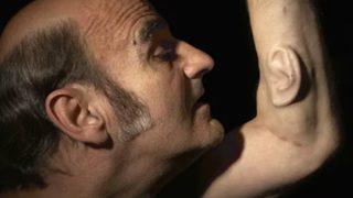 Sanat için koluna üçüncü kulağını yaptırdı! Mikrofon yerleştirmek istiyor