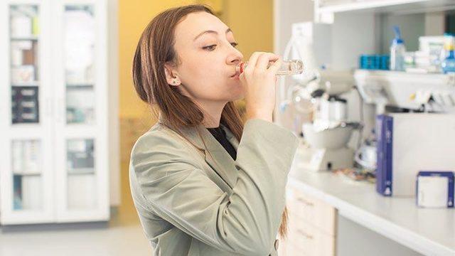 Gargara ile sürüntü testi nasıl yapılır? Koronavirüs için önemli gelişme! Gargara ile Covid testi mümkün…  