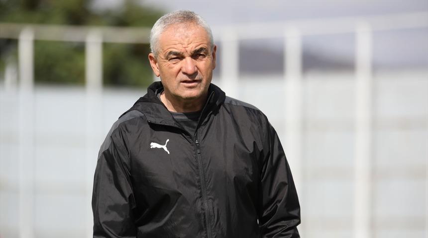 Sivasspor Teknik Direktörü Rıza Çalımbay'dan hakemlere uyarı: